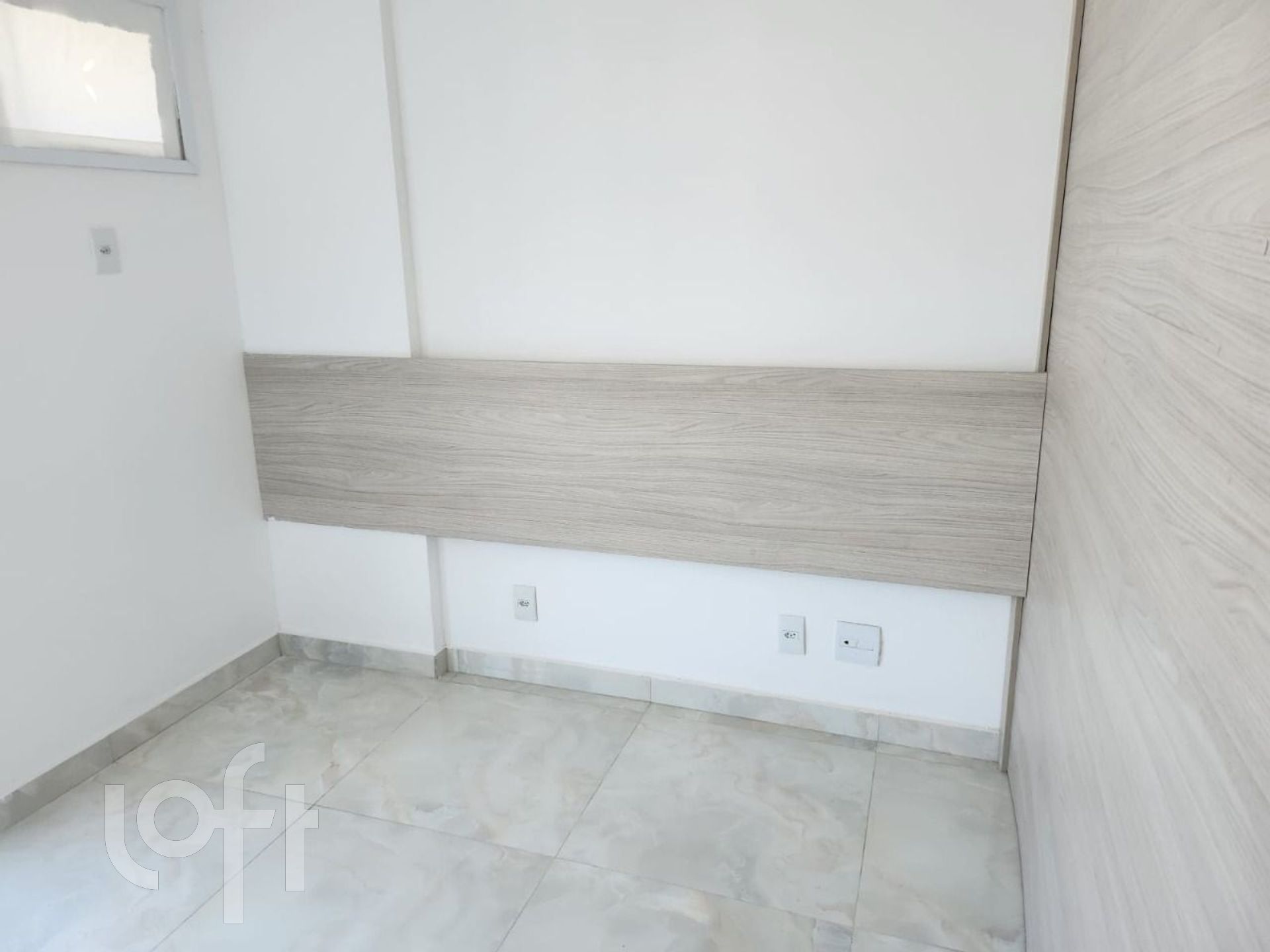 Apartamento à venda com 2 quartos, 70m² - Foto 3