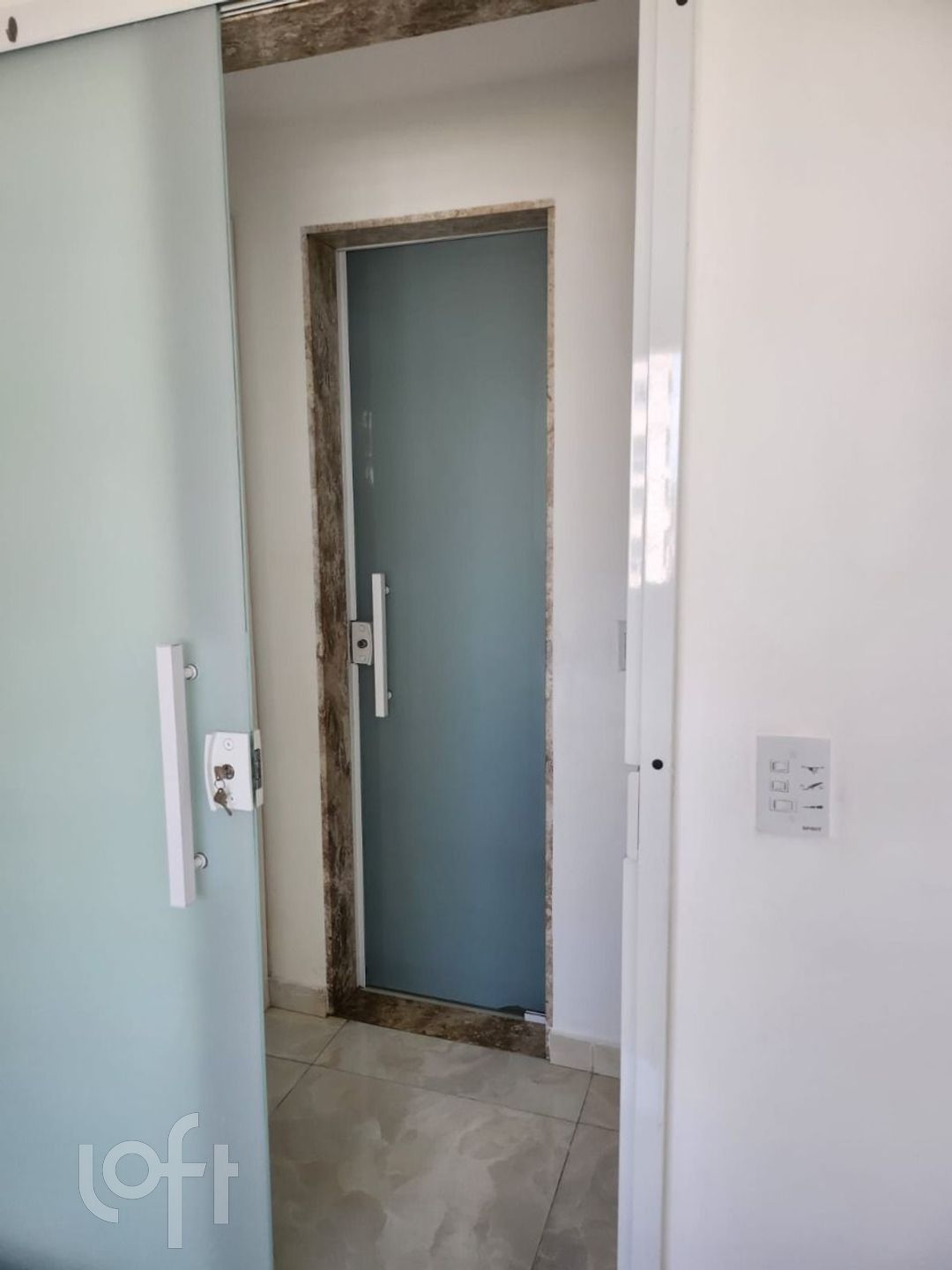 Apartamento à venda com 2 quartos, 70m² - Foto 14