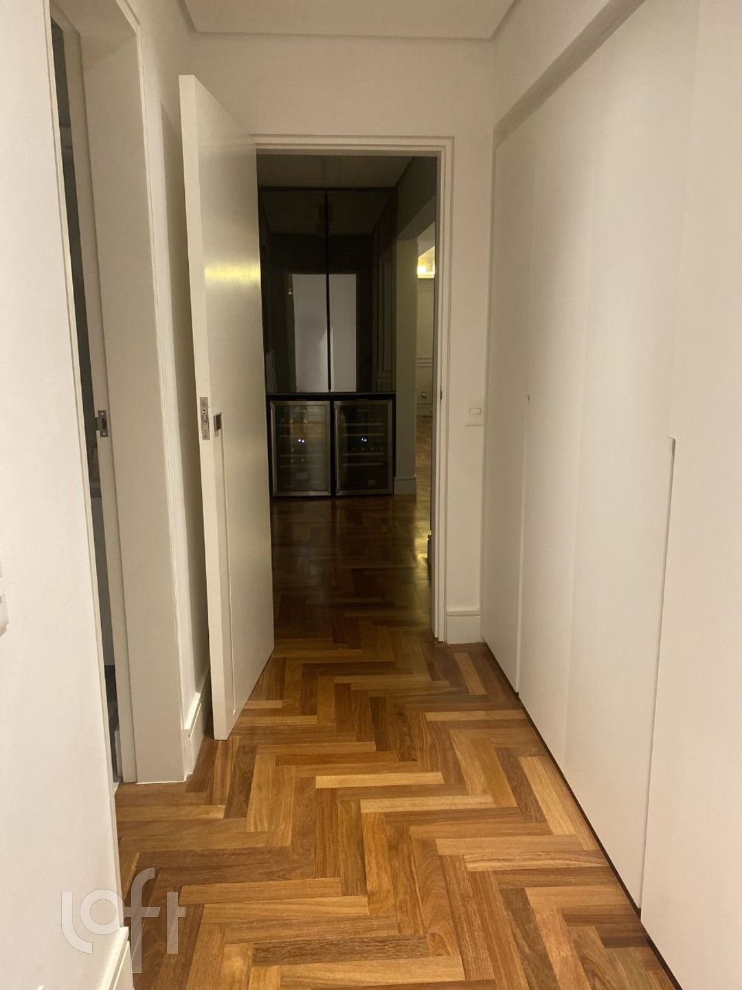 Apartamento à venda com 3 quartos, 180m² - Foto 4