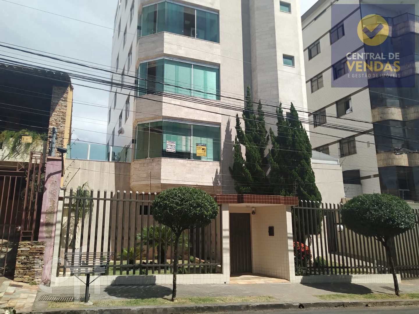 Apartamento à venda com 4 quartos, 240m² - Foto 2