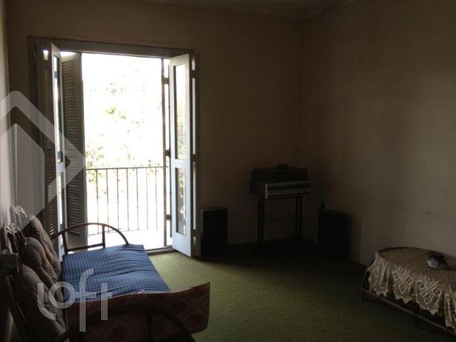 Casa com 275m², 4 dormitórios, 1 suíte, 6 vagas, Chácara das Pedras em Porto Alegre