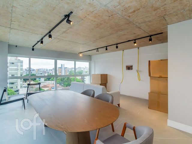 Apartamento com 129m², 3 dormitórios, 1 suíte, 2 vagas, Petrópolis em Porto Alegre