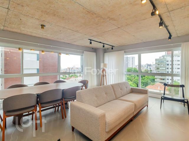 Apartamento com 129m², 3 dormitórios, 1 suíte, 2 vagas, Petrópolis em Porto Alegre
