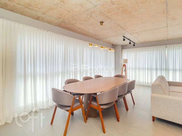 Apartamento com 129m², 3 dormitórios, 1 suíte, 2 vagas, Petrópolis em Porto Alegre