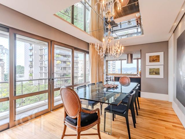 Apartamento com 263m², 3 dormitórios, 3 suítes, 4 vagas, Bela Vista em Porto Alegre