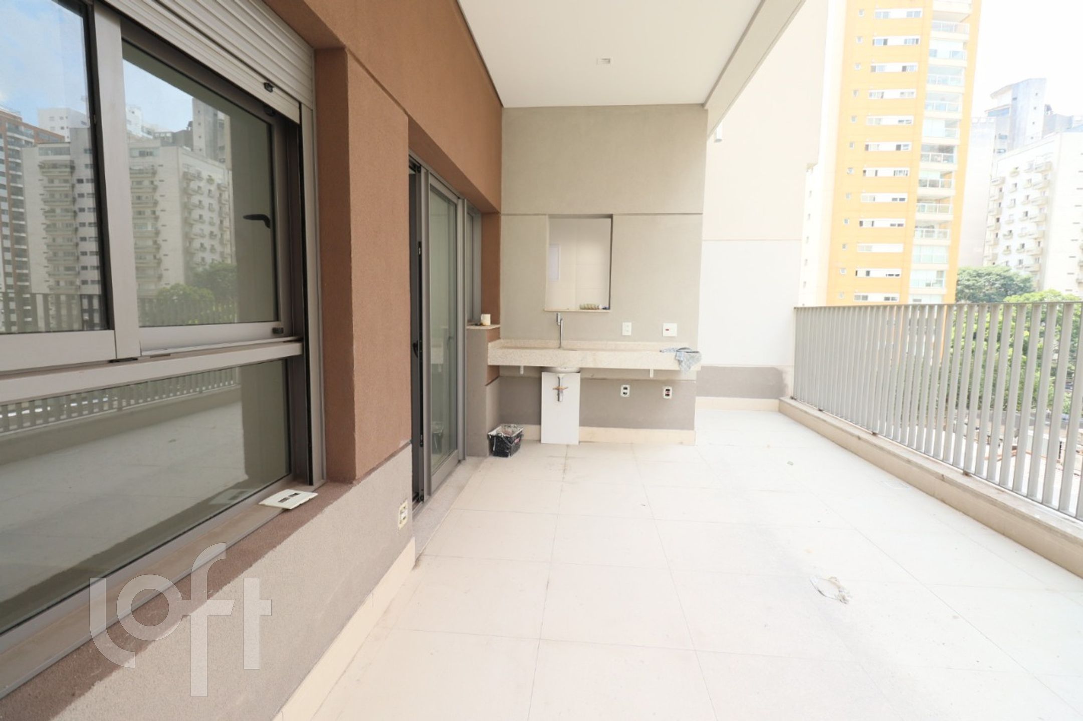 Apartamento à venda com 2 quartos, 71m² - Foto 1