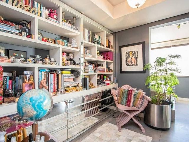 Apartamento com 103m², 3 dormitórios, 1 suíte, 1 vaga, Menino Deus em Porto Alegre