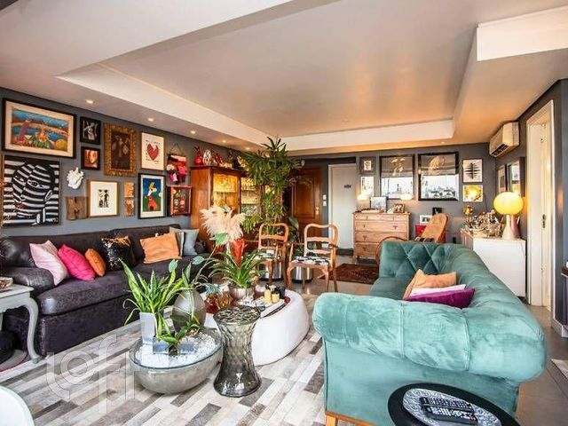 Apartamento com 103m², 3 dormitórios, 1 suíte, 1 vaga, Menino Deus em Porto Alegre