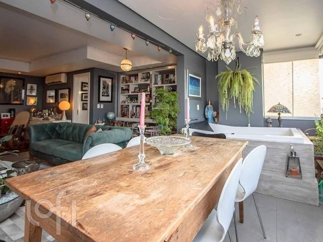 Apartamento com 103m², 3 dormitórios, 1 suíte, 1 vaga, Menino Deus em Porto Alegre