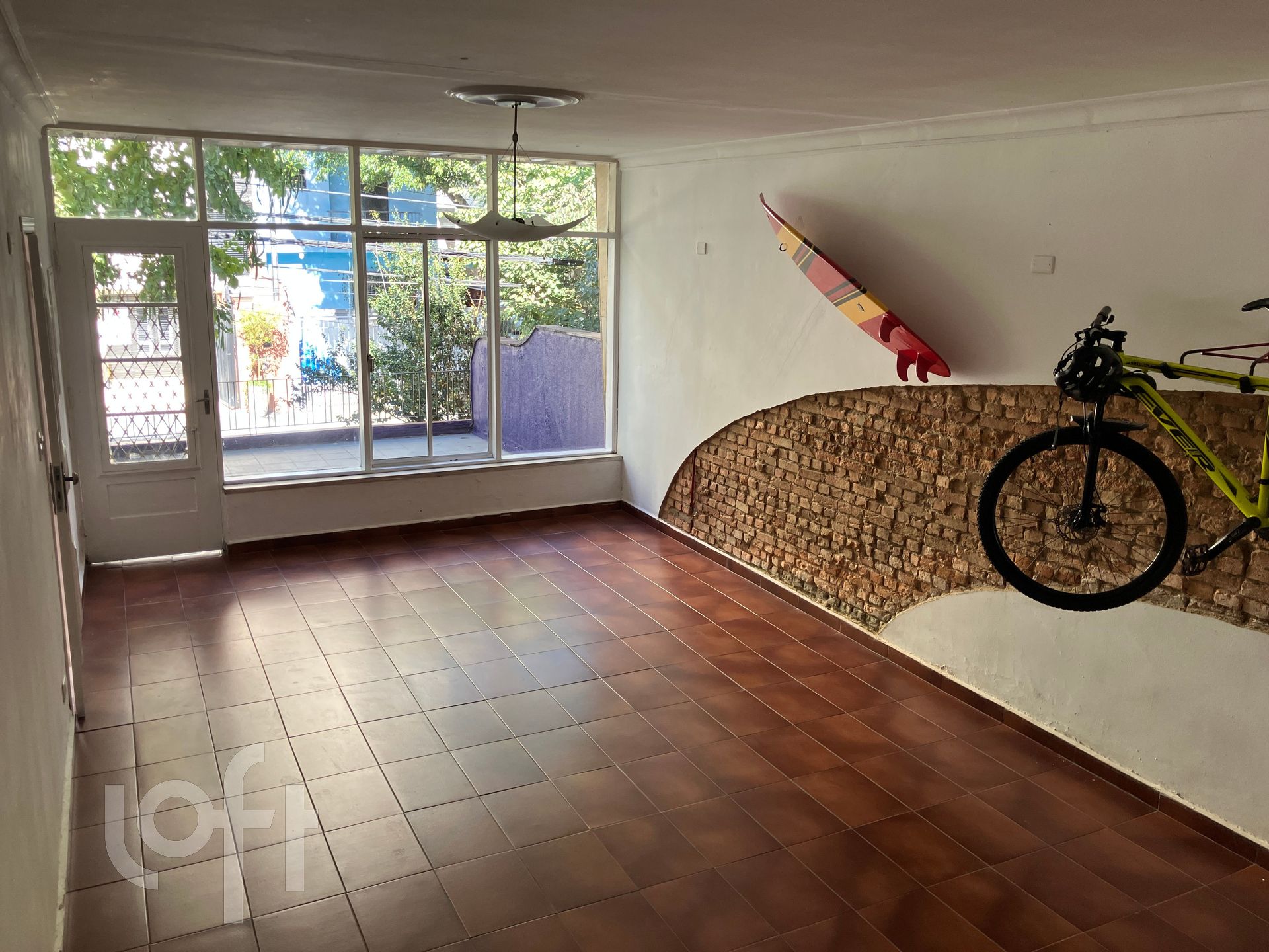 Casa à venda com 3 quartos, 180m² - Foto 1