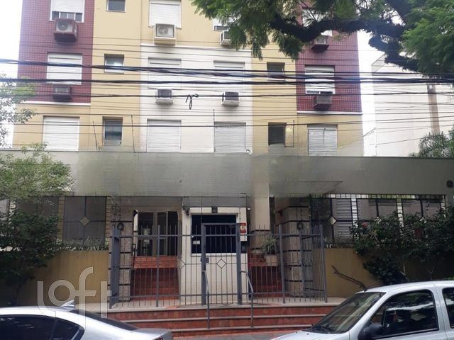 Apartamento com 67m², 2 dormitórios, 2 vagas, Floresta em Porto Alegre