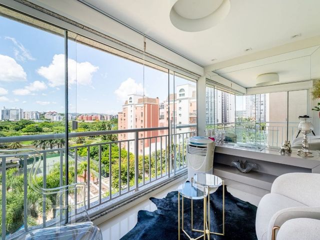 Apartamento com 92m², 2 dormitórios, 1 suíte, 2 vagas, Jardim Europa em Porto Alegre