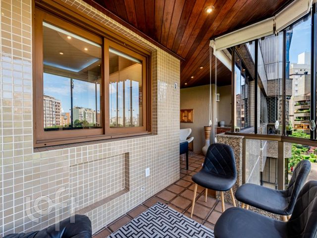 Apartamento com 153m², 2 dormitórios, 1 suíte, 2 vagas, Petrópolis em Porto Alegre