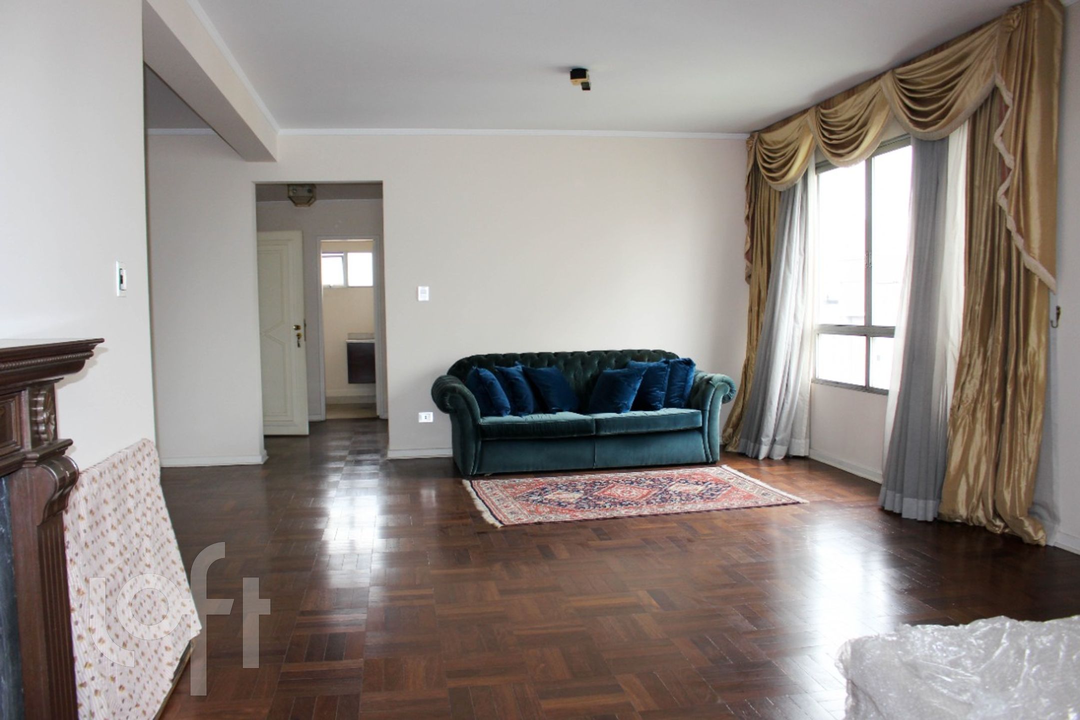 Apartamento à venda com 3 quartos, 214m² - Foto 2