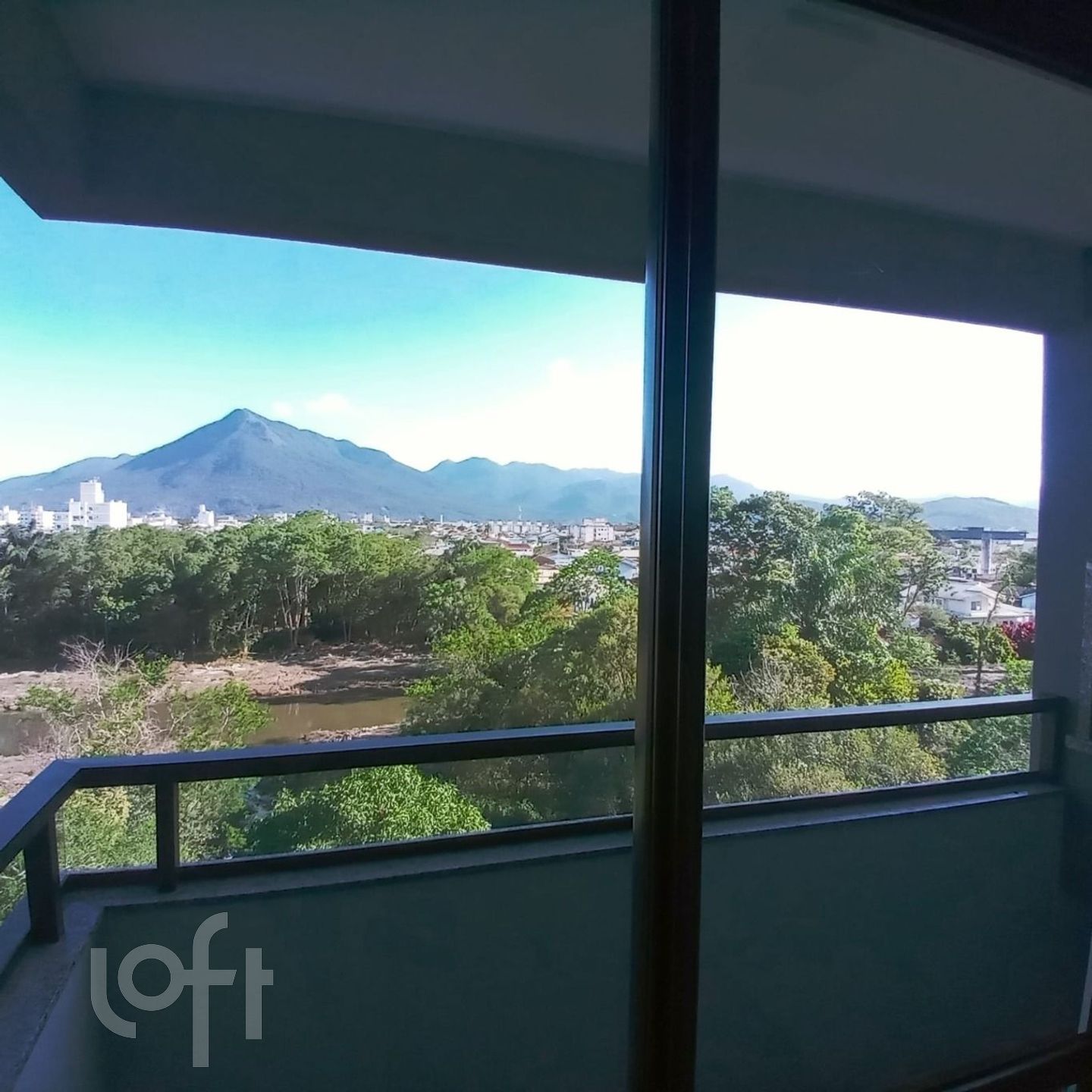 Apartamento à venda em Nova Palhoca com 69 m², 3 quartos, 1 suíte, 1 vaga