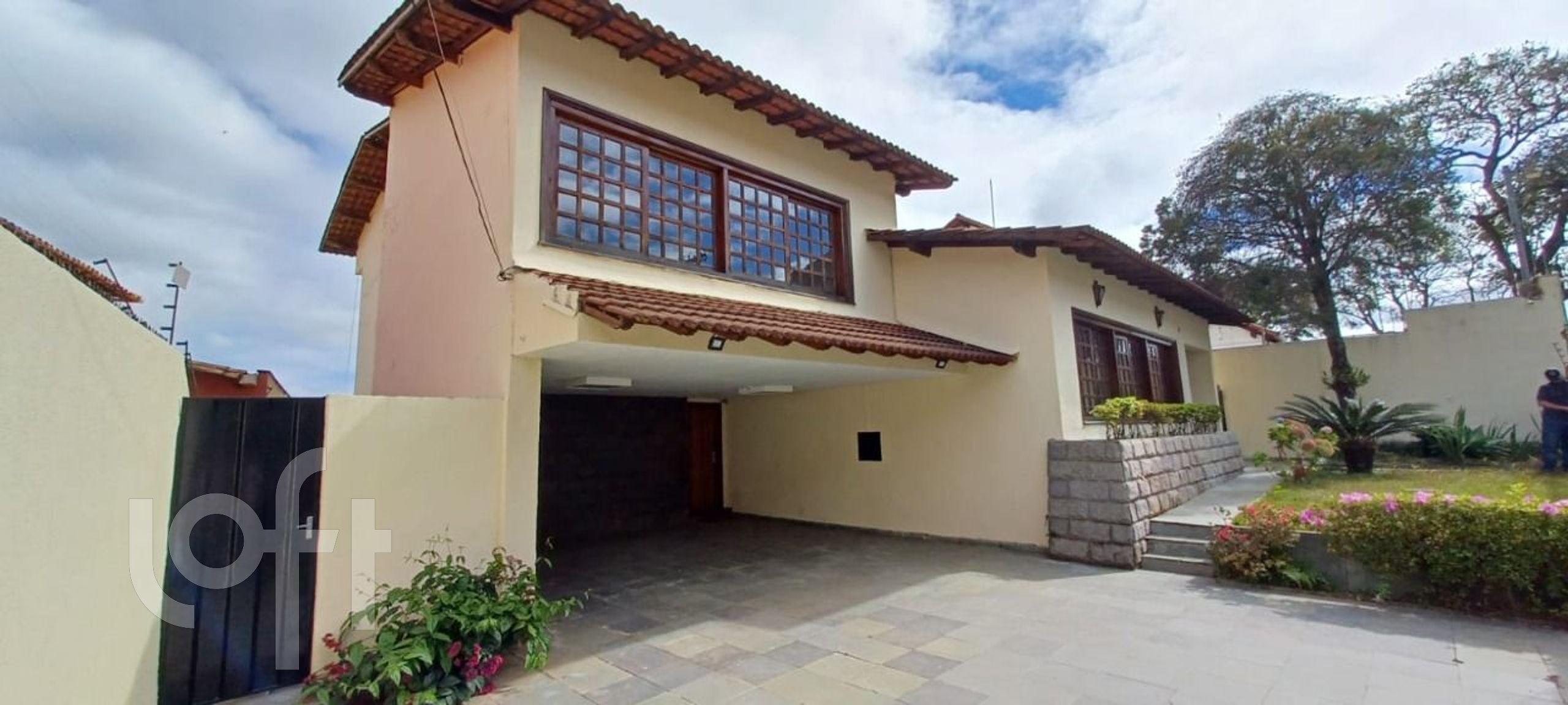 Casa à venda com 4 quartos, 540m² - Foto 2