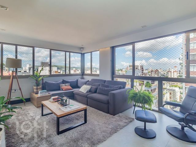 Apartamento com 120m², 3 dormitórios, 3 suítes, 2 vagas, Petrópolis em Porto Alegre