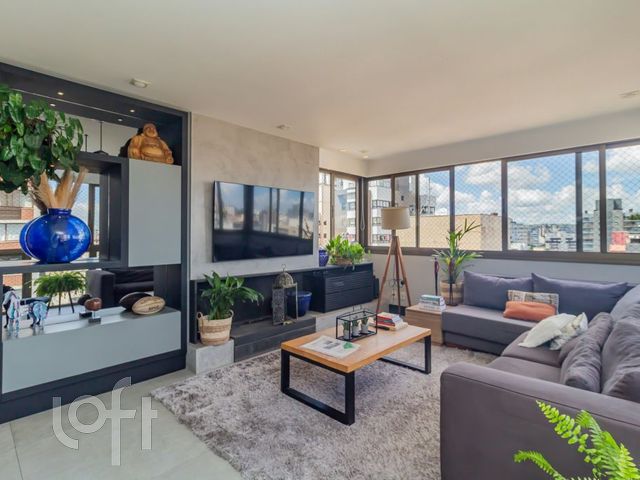 Apartamento com 120m², 3 dormitórios, 3 suítes, 2 vagas, Petrópolis em Porto Alegre