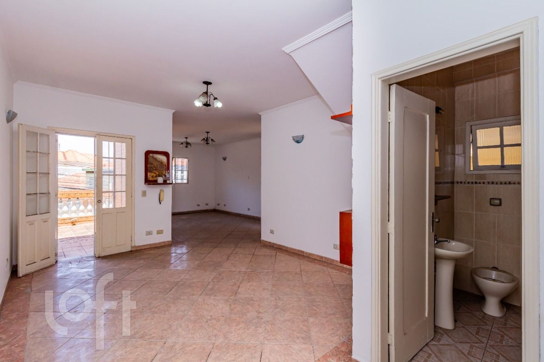 Casa à venda com 5 quartos, 340m² - Foto 1