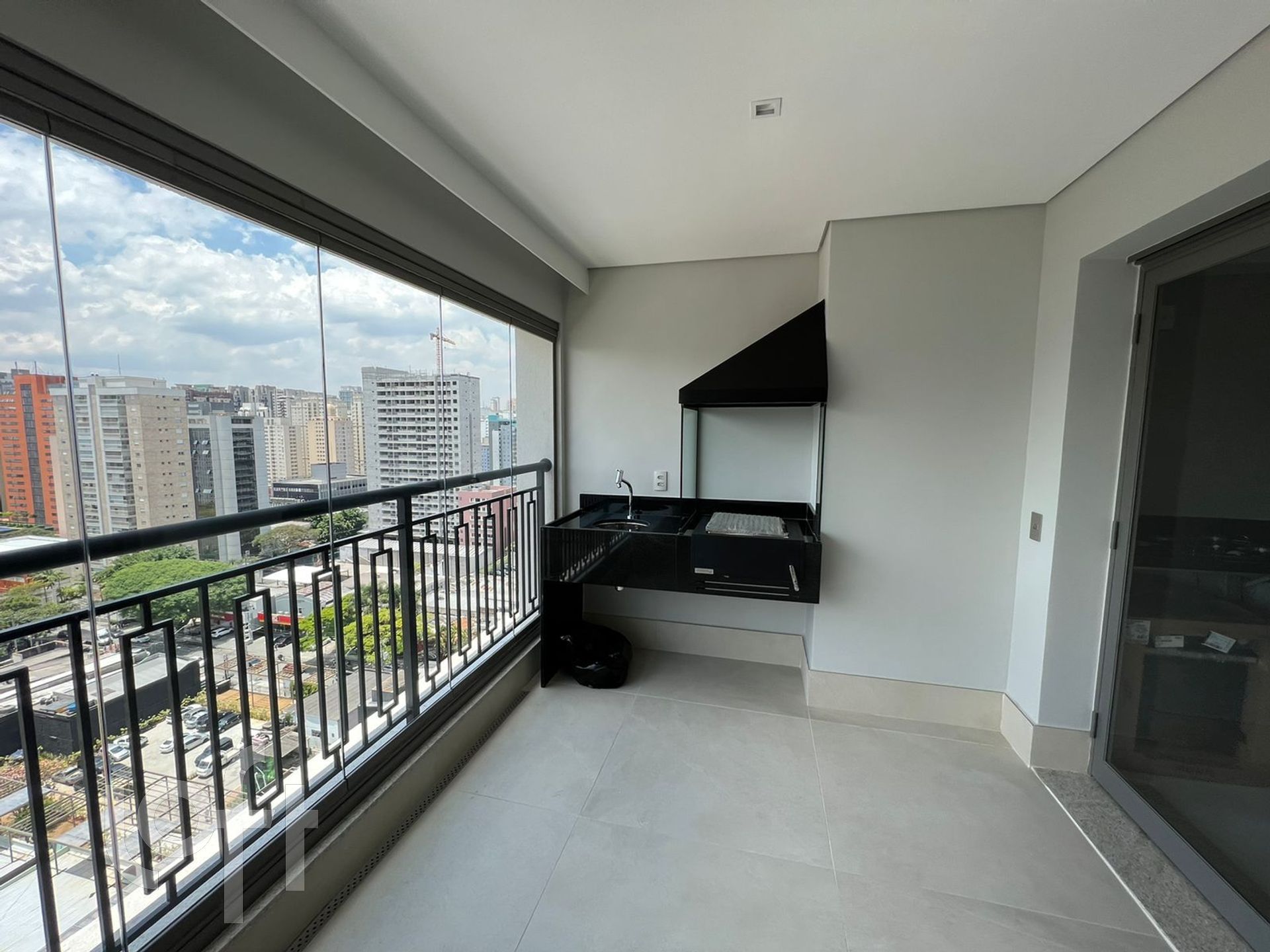 Apartamento à venda com 3 quartos, 149m² - Foto 3