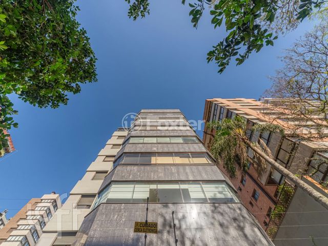 Apartamento com 170m², 3 dormitórios, 1 suíte, 2 vagas, Petrópolis em Porto Alegre