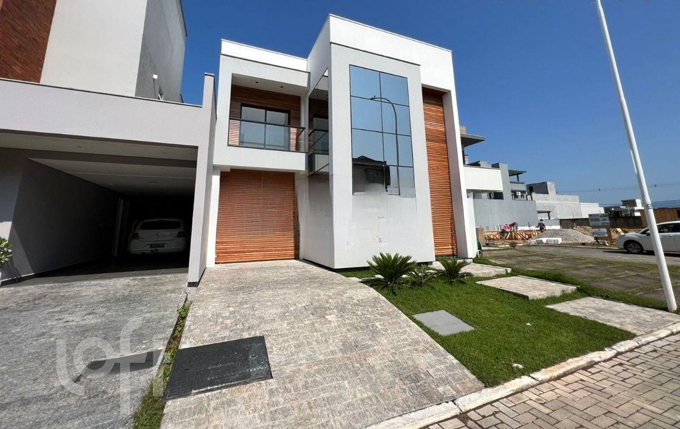 Casa 3 dorm com suíte master - Condomínio Garden no Deltaville