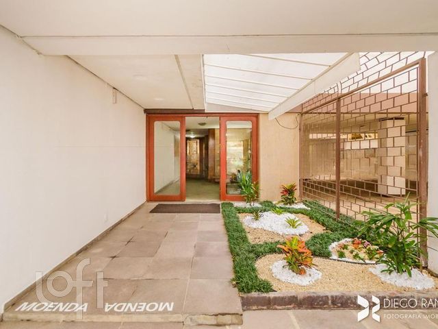 Apartamento com 80m², 2 dormitórios, 2 vagas, Independência em Porto Alegre