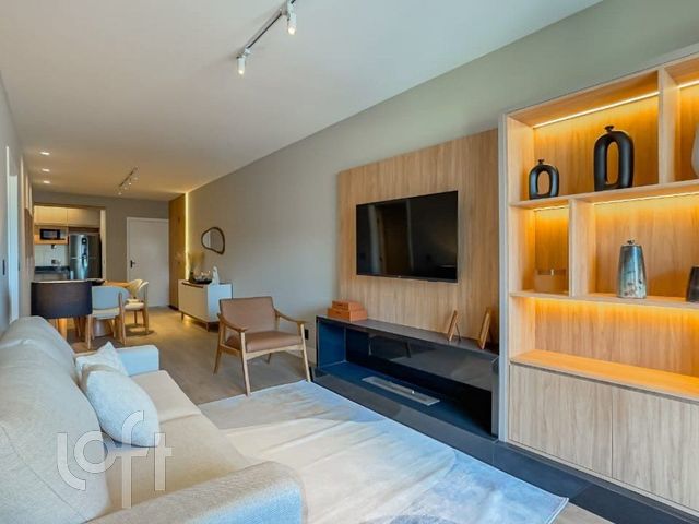 Apartamento com 89m², 3 dormitórios, 1 suíte, 2 vagas, Petrópolis em Porto Alegre