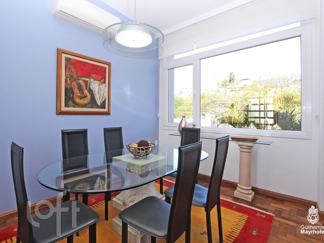 Casa com 380m², 3 dormitórios, 1 suíte, 4 vagas, Três Figueiras em Porto Alegre