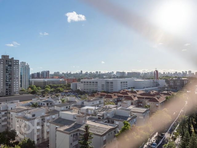 Apartamento com 82m², 3 dormitórios, 1 suíte, 2 vagas, Vila Ipiranga em Porto Alegre