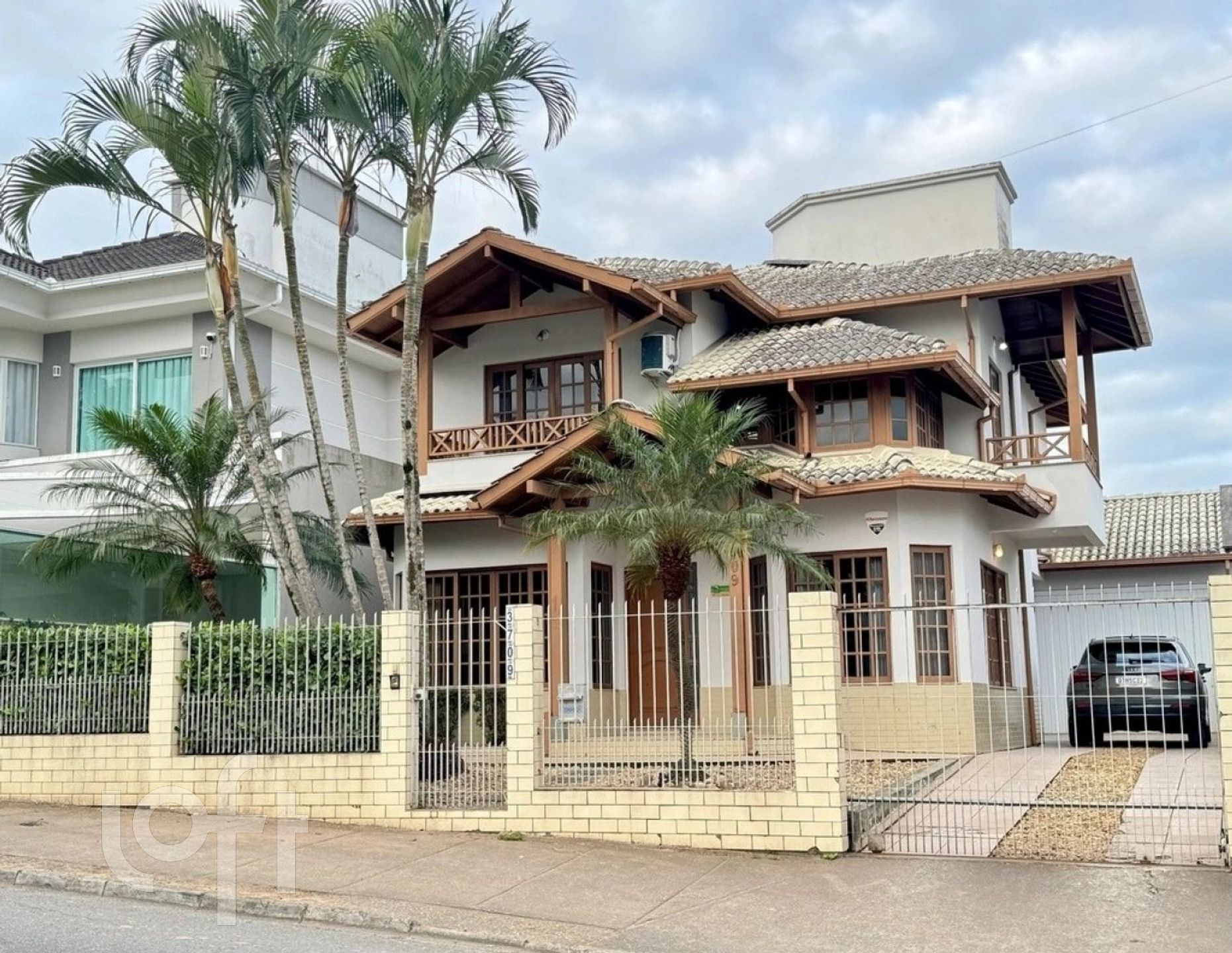 Casa à venda em Cidade Universitaria Pedra Branca com 223 m², 4 quartos, 2 suítes, 4 vagas