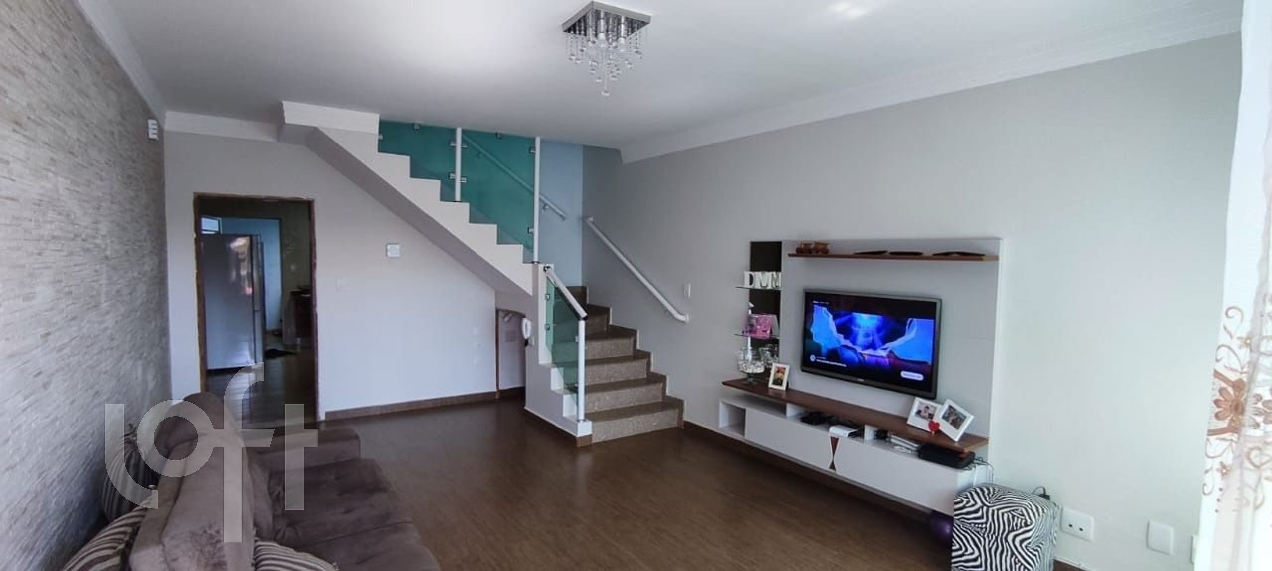 Casa à venda em Vila Augusta com 280 m², 3 quartos