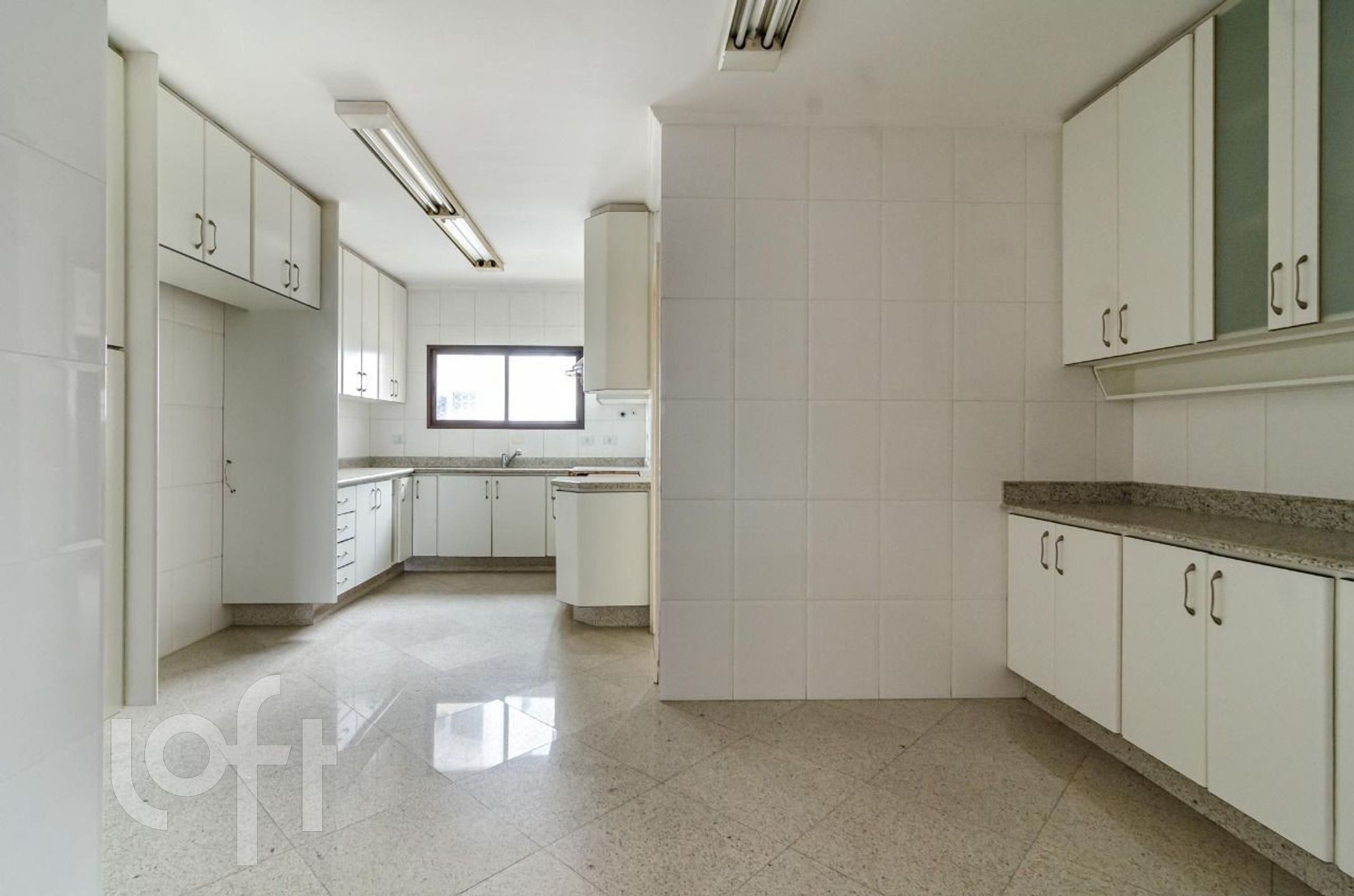 Apartamento à venda com 3 quartos, 184m² - Foto 18