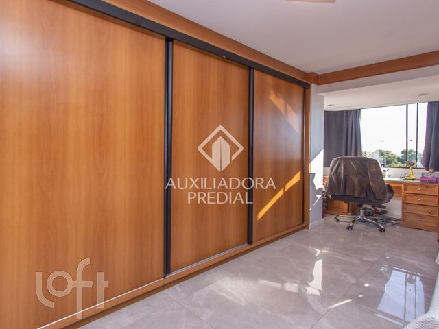 Apartamento com 215m², 3 dormitórios, 1 suíte, 2 vagas, Vila Ipiranga em Porto Alegre