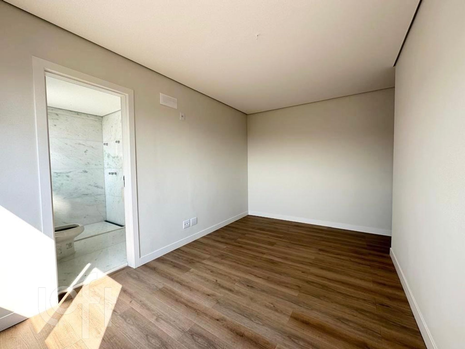 Apartamento à venda com 4 quartos, 186m² - Foto 5