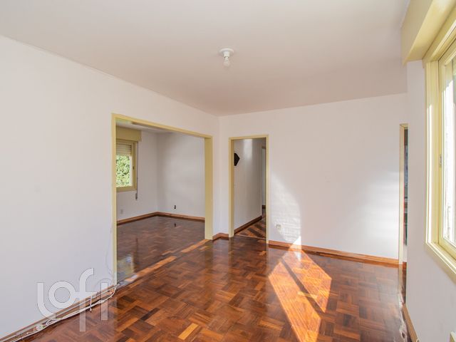 Apartamento com 104m², 2 dormitórios, 1 suíte, 1 vaga, Rio Branco em Porto Alegre