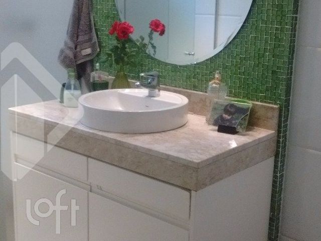 Casa com 440m², 3 dormitórios, 1 suíte, 4 vagas, Petrópolis em Porto Alegre