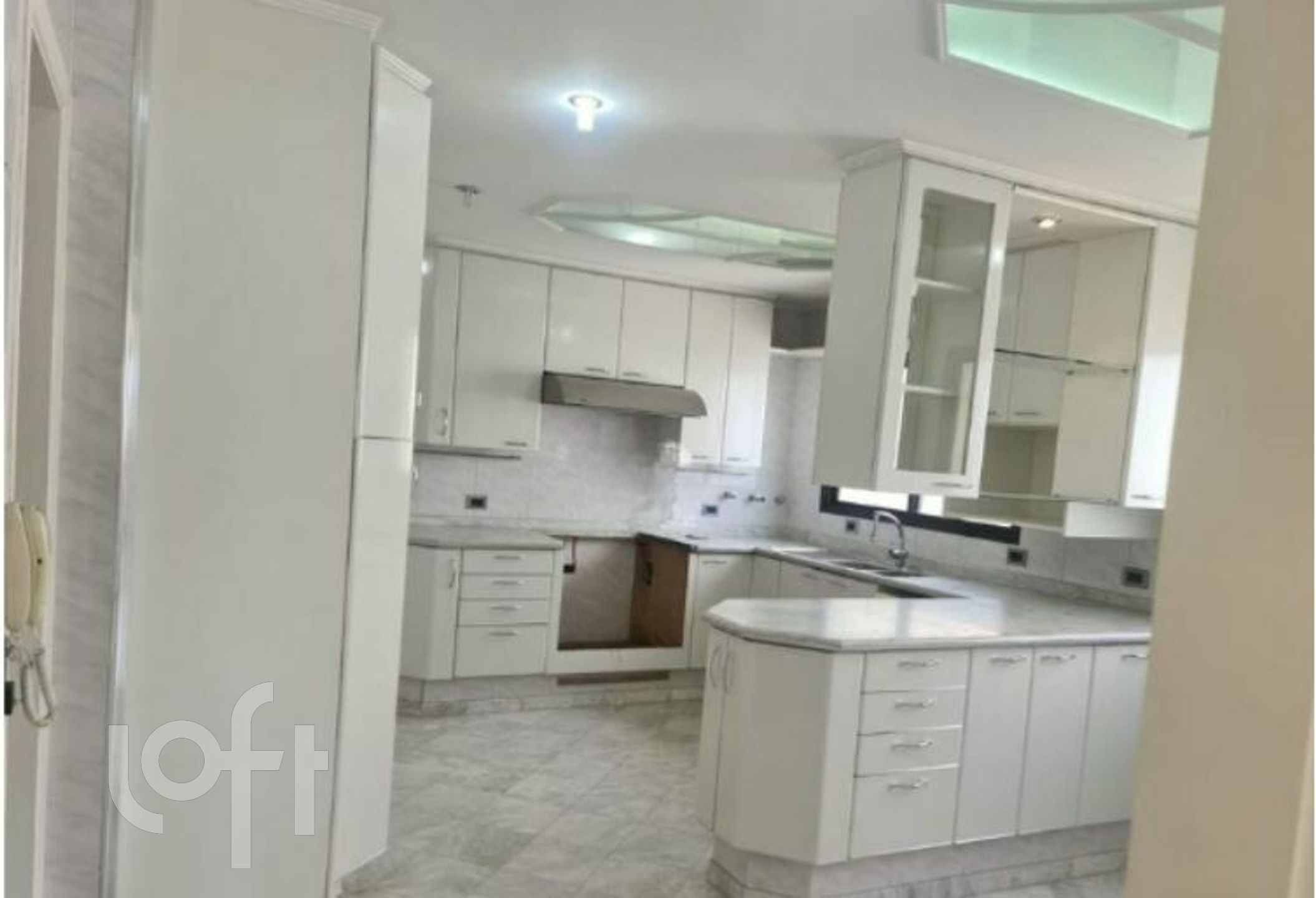 Apartamento à venda com 4 quartos, 237m² - Foto 9