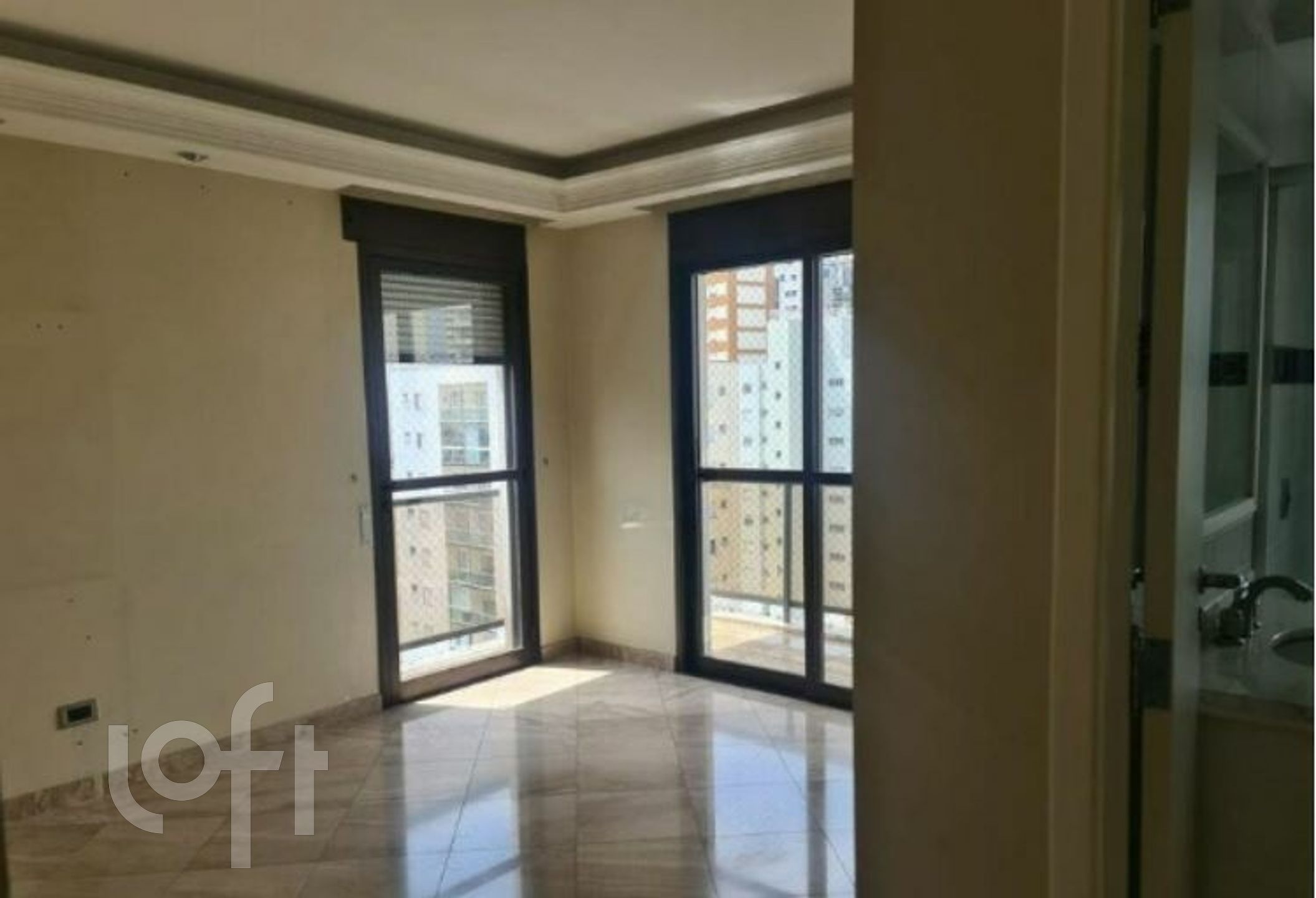 Apartamento à venda com 4 quartos, 237m² - Foto 3