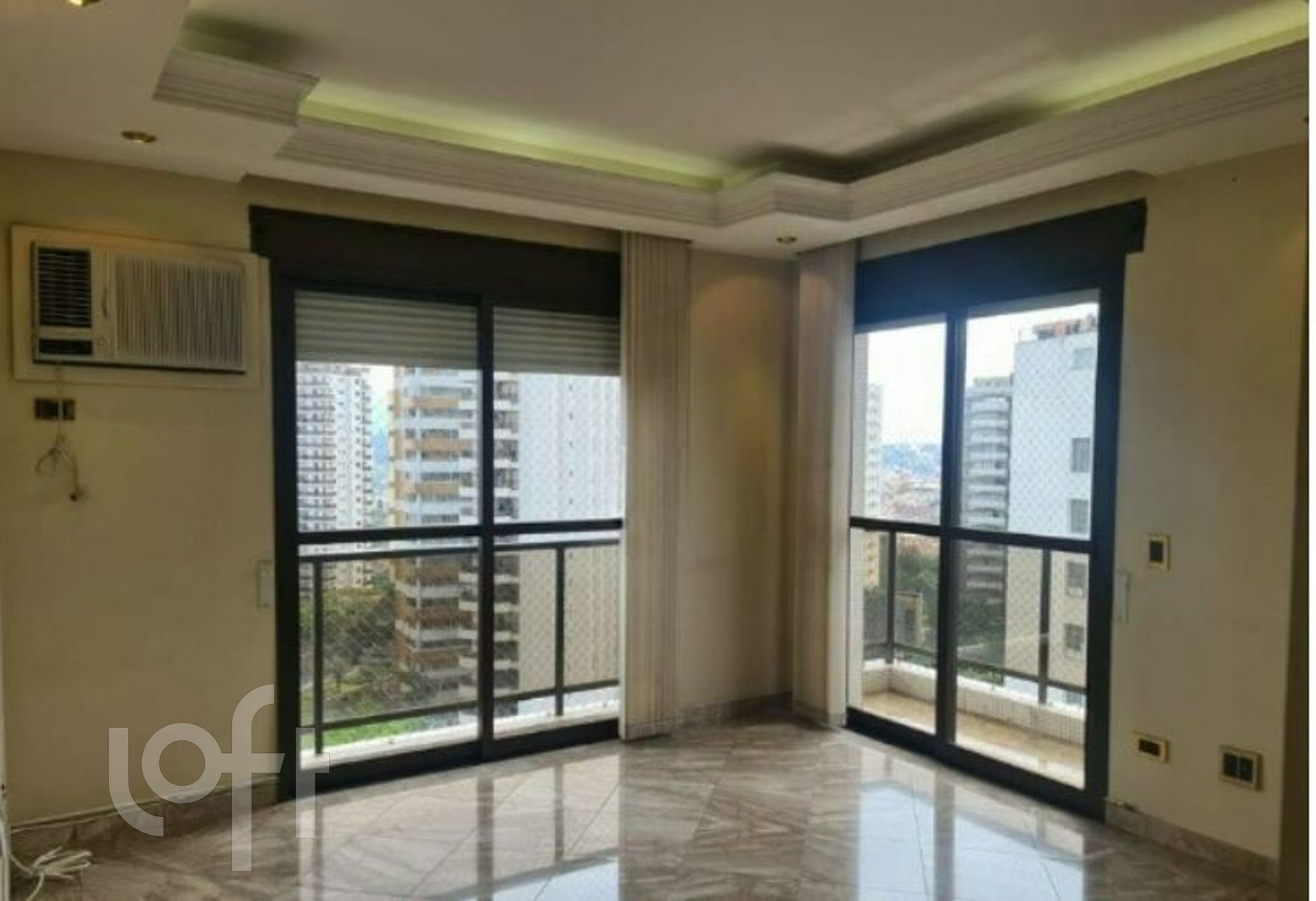 Apartamento à venda com 4 quartos, 237m² - Foto 1