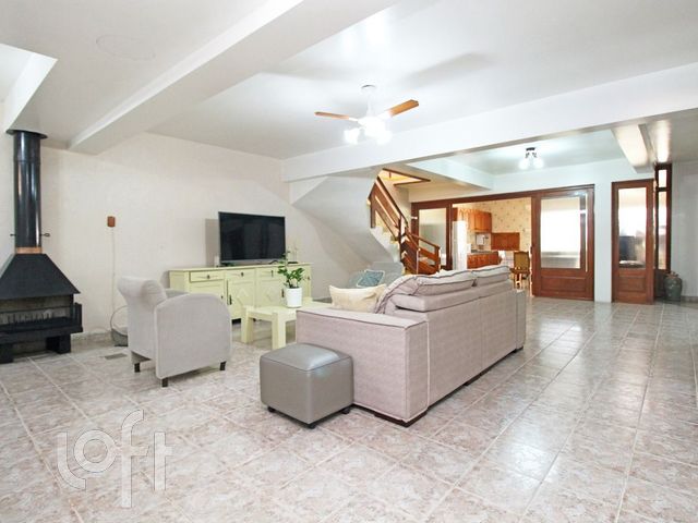 Casa com 292m², 3 dormitórios, 1 suíte, 3 vagas, Vila Ipiranga em Porto Alegre