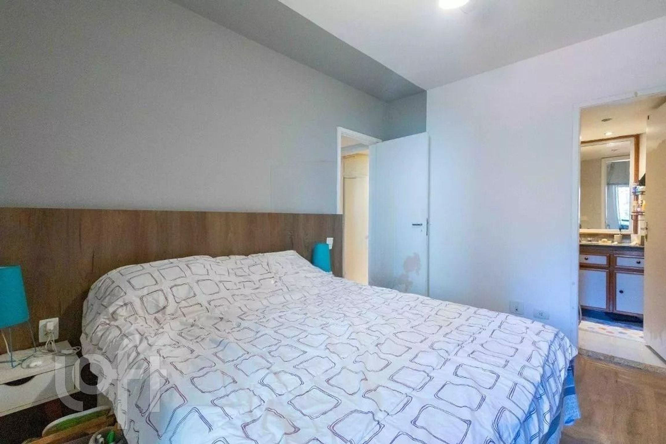 Apartamento à venda com 2 quartos, 78m² - Foto 4