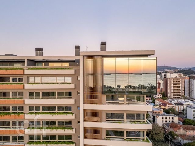 Apartamento com 119m², 4 dormitórios, 2 suítes, 2 vagas, Menino Deus em Porto Alegre