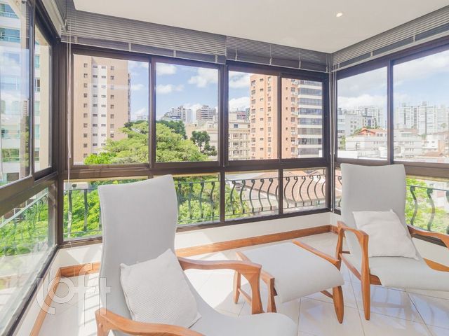 Apartamento com 127m², 3 dormitórios, 1 suíte, Petrópolis em Porto Alegre