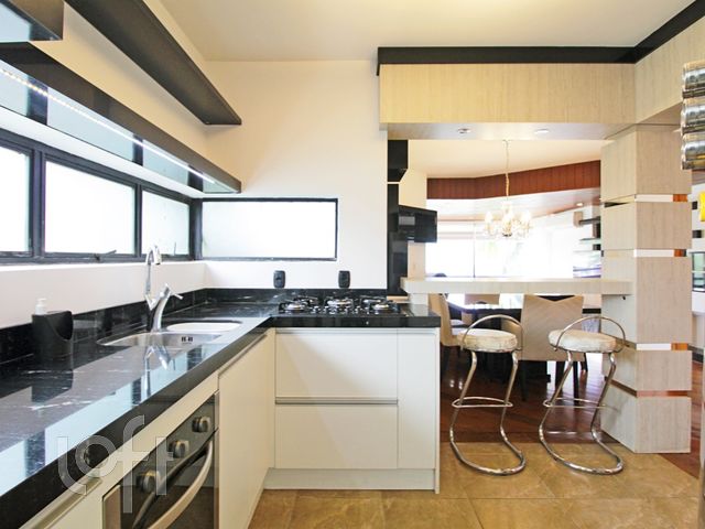 Apartamento com 104m², 2 dormitórios, 1 vaga, Bela Vista em Porto Alegre