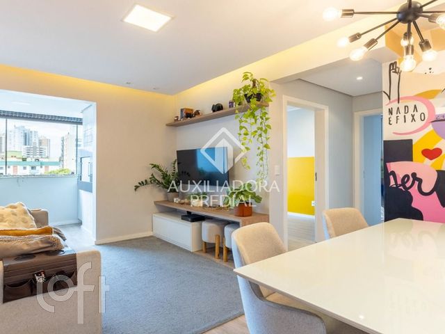 Apartamento com 68m², 2 dormitórios, 1 suíte, Vila Ipiranga em Porto Alegre