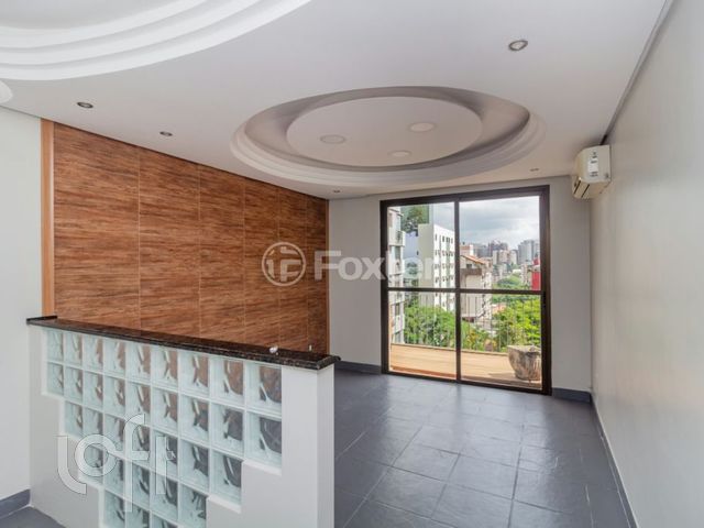 Apartamento com 100m², 3 dormitórios, 1 suíte, 1 vaga, Petrópolis em Porto Alegre