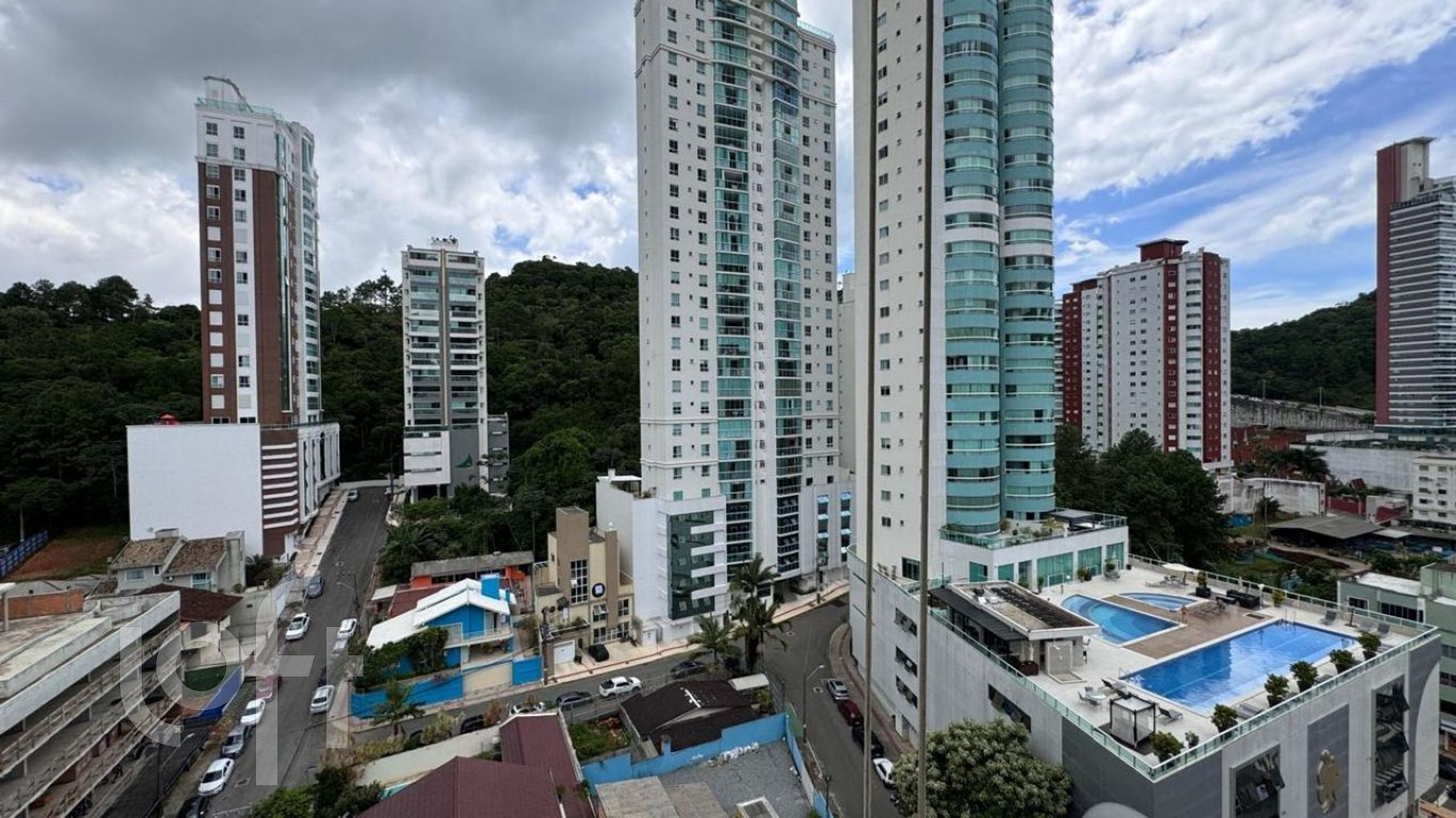 Apartamentos com 60m², 2 quartos, 1 garagem, no bairro Pioneiros em Balneário Camboriú