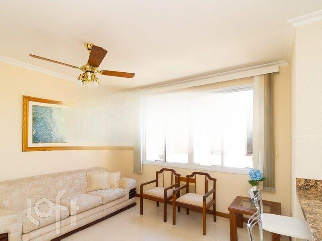 Apartamento com 75m², 2 dormitórios, 1 suíte, 1 vaga, Jardim Botânico em Porto Alegre