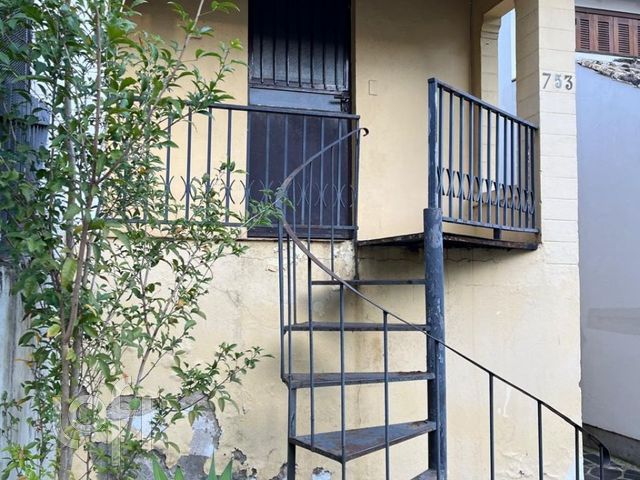 Casa com 100m², 3 dormitórios, 2 vagas, Higienópolis em Porto Alegre